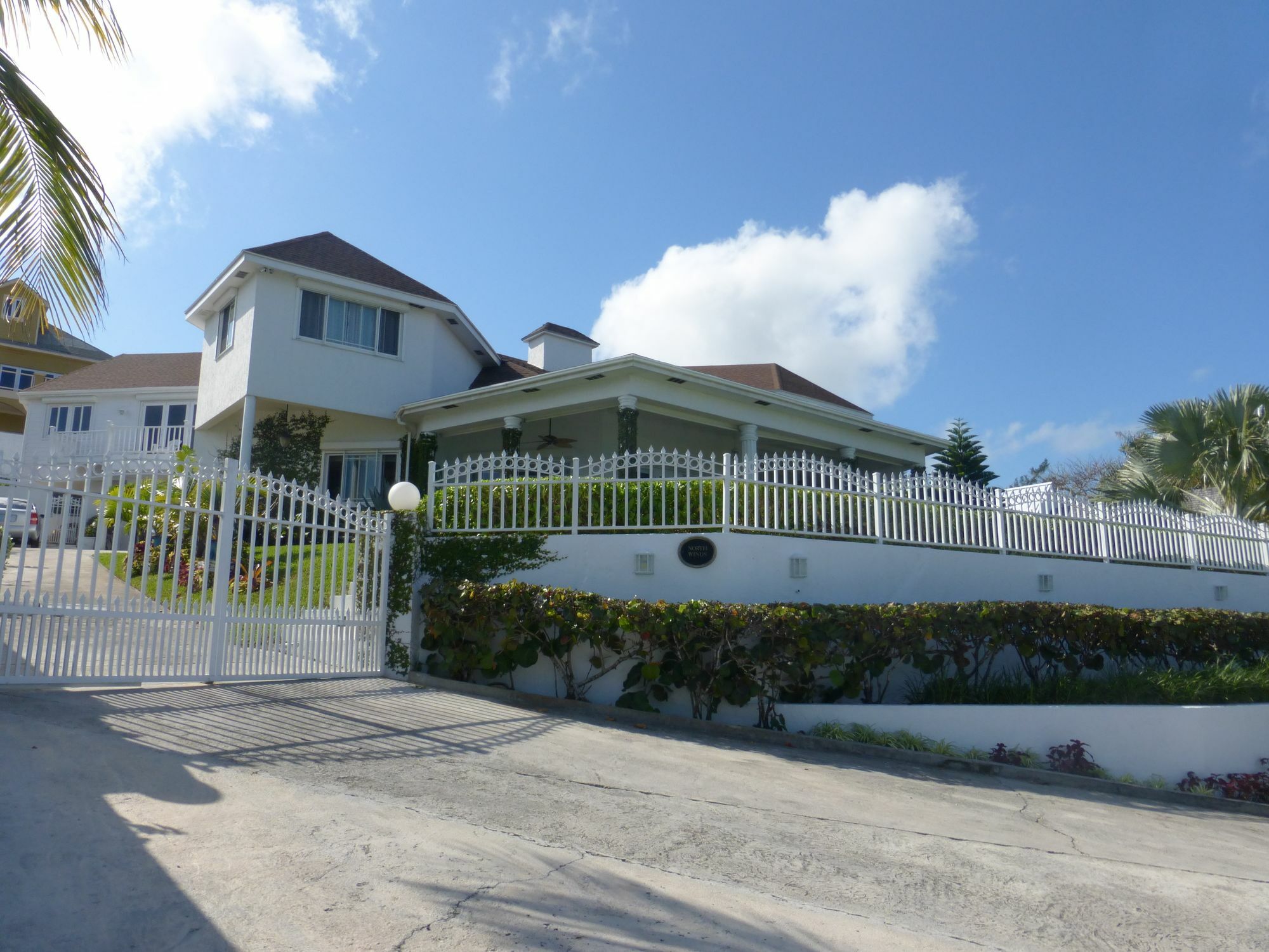 Four Bedroom Oceanfront Villa Nassau Exteriör bild